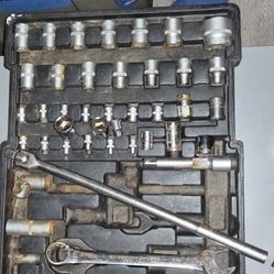SOCKET SET