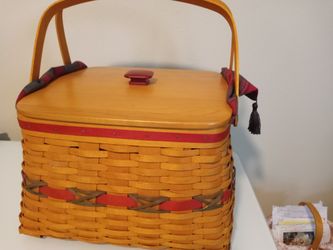 Longaberger Christmas Basket With Liner, 3 Protectors And Lid