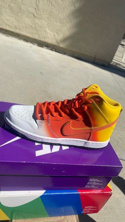 Nike SB Dunk High premium candy cane brand new size 11 perfect fo HALLOWEEN