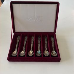6 Tea Spoons In Silver