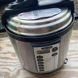 Bella 6 Qt Pressure Cooker 1000 W