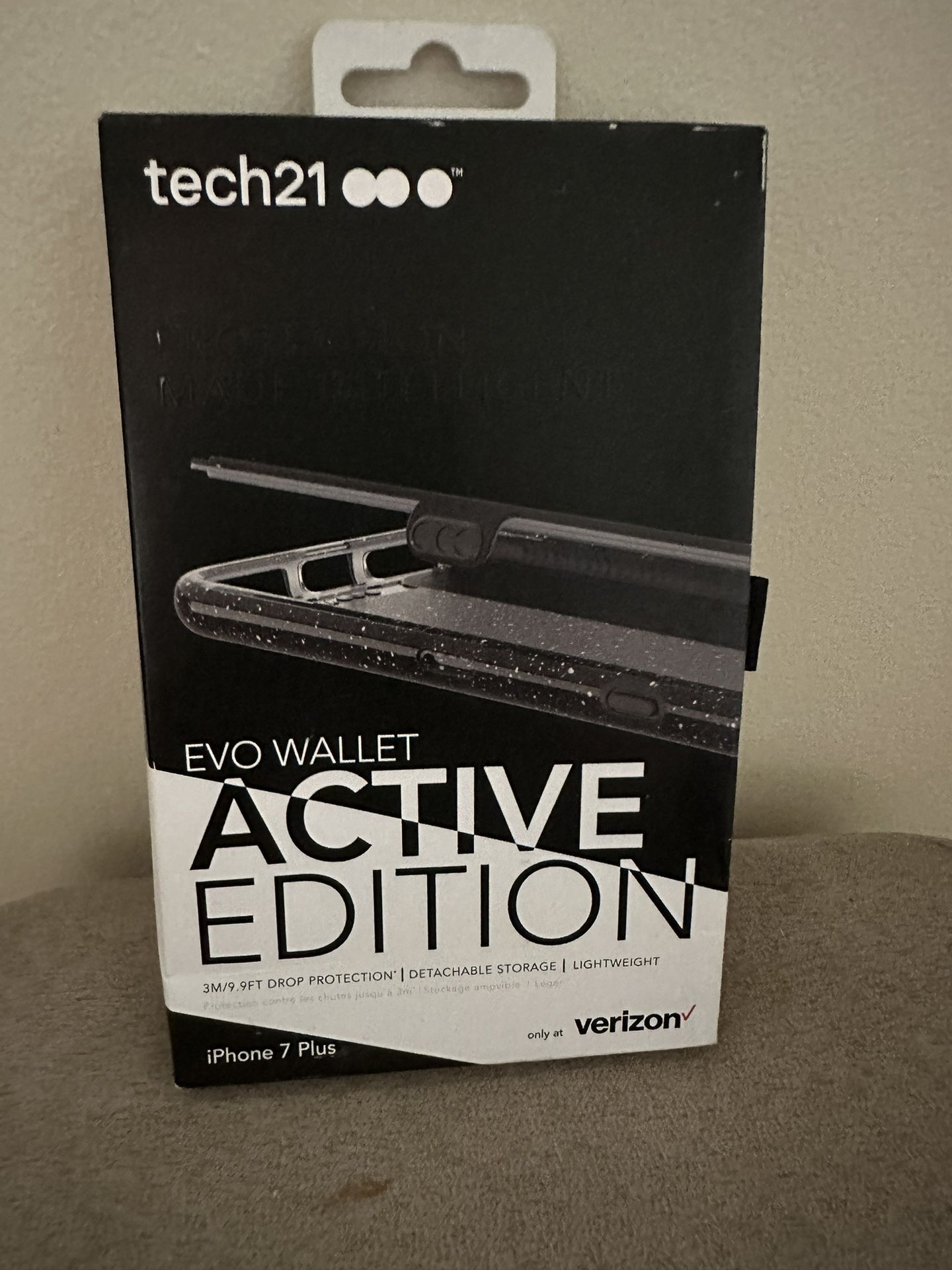 Tech21 EVO Wallet Active Edition for iPhone 7/8 Plus Case-Smokey/Black