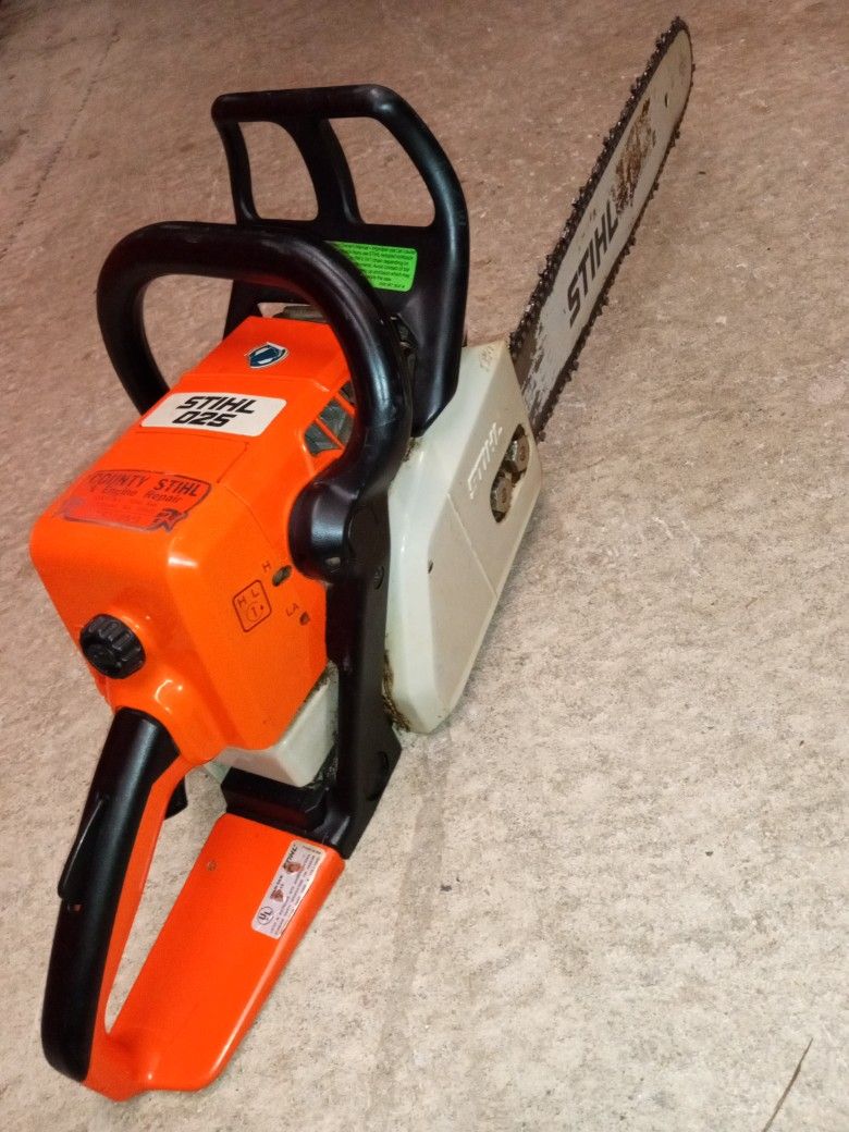 Stihl 025 C-Z Chainsaw, 17 Inch Bar