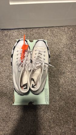 Off white Chuck Taylor size 10