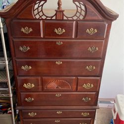 DRESSER