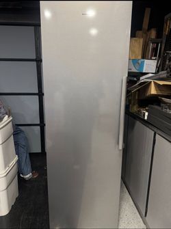Brand New Samsung 11.4 cu ft Convertible Freezer / Refrigerator – Never Used