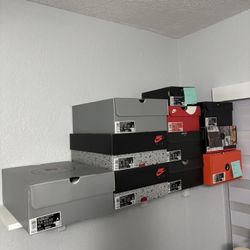 Sneakers Shoes Yeezy Nike Adidas  