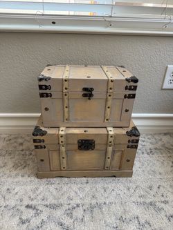 Set of 2 Decorative Wooden Treasure Chests Storage Boxes