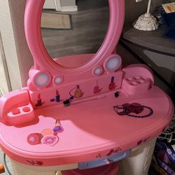 Step2 Kids Vanity