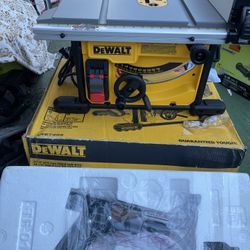 DEWALT 15 Amp Corded 8-1/4 in. Compact Portable Jobsite Tablesaw