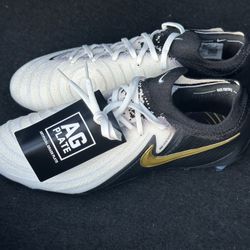 Nike Soccer cleats Phantoms 5.5 Size