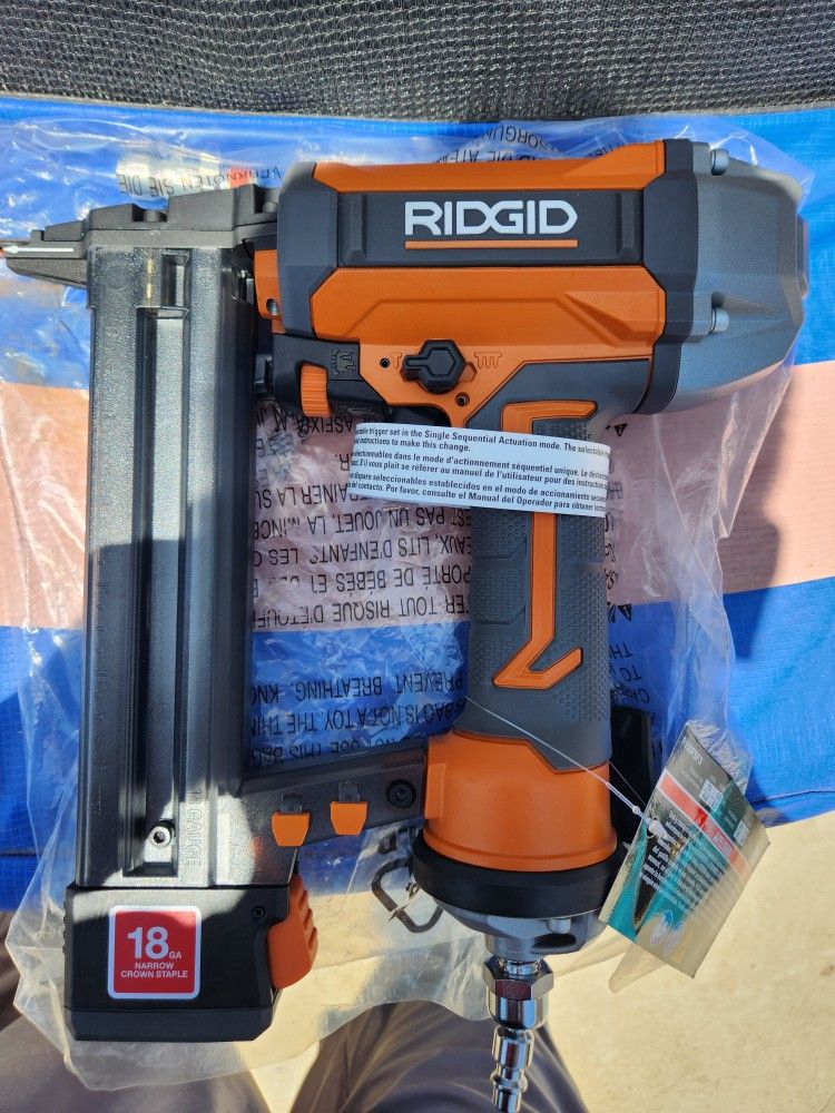 Ridgid Finish Nail Gun, 18 GA Narrow Crown Staple.