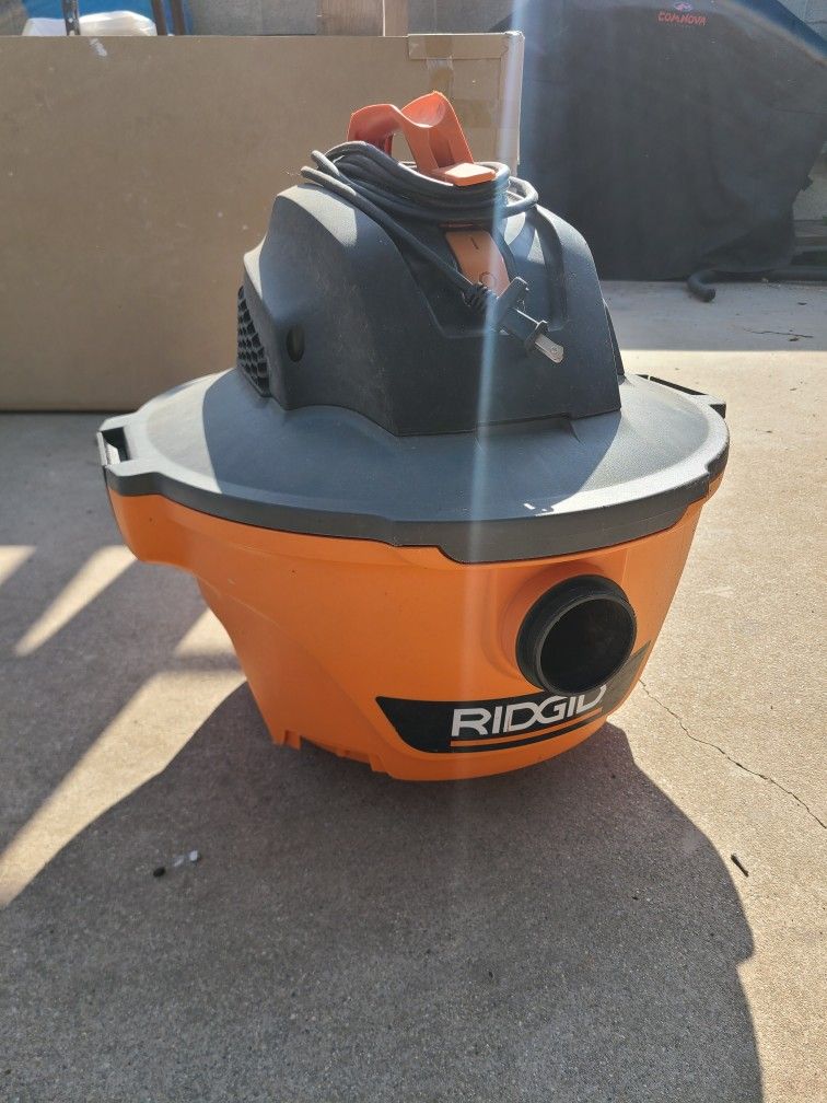 Ridgid 6 Gal Wet/Dry Vac