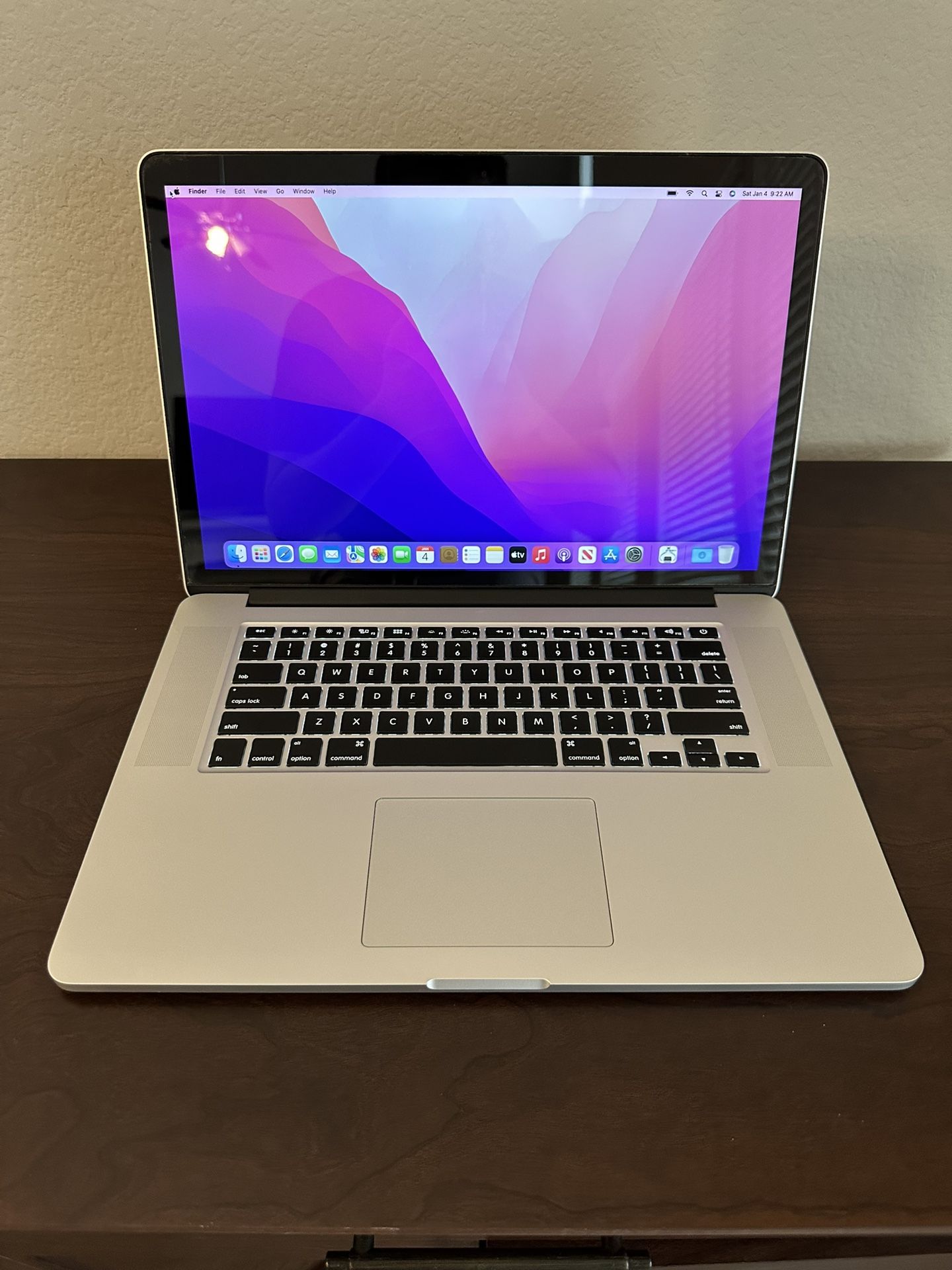 15” MacBook Pro 2.8GHz i7 16gb 512gb SSD