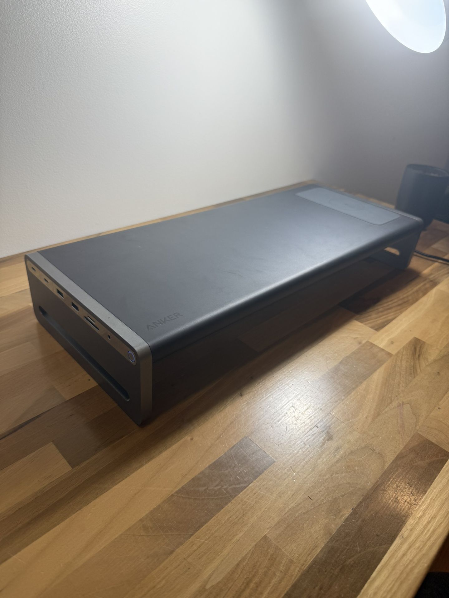 Anker 12-in-1 Monitor Stand / USB-C Dock