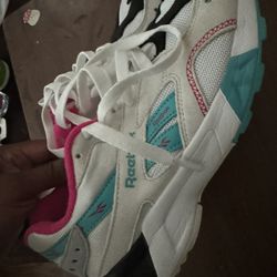 Reebok Girls 6.5