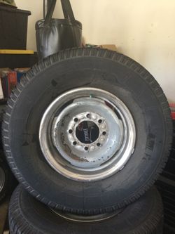 Chevy 16  inch 8 lug rims Michelin  tires