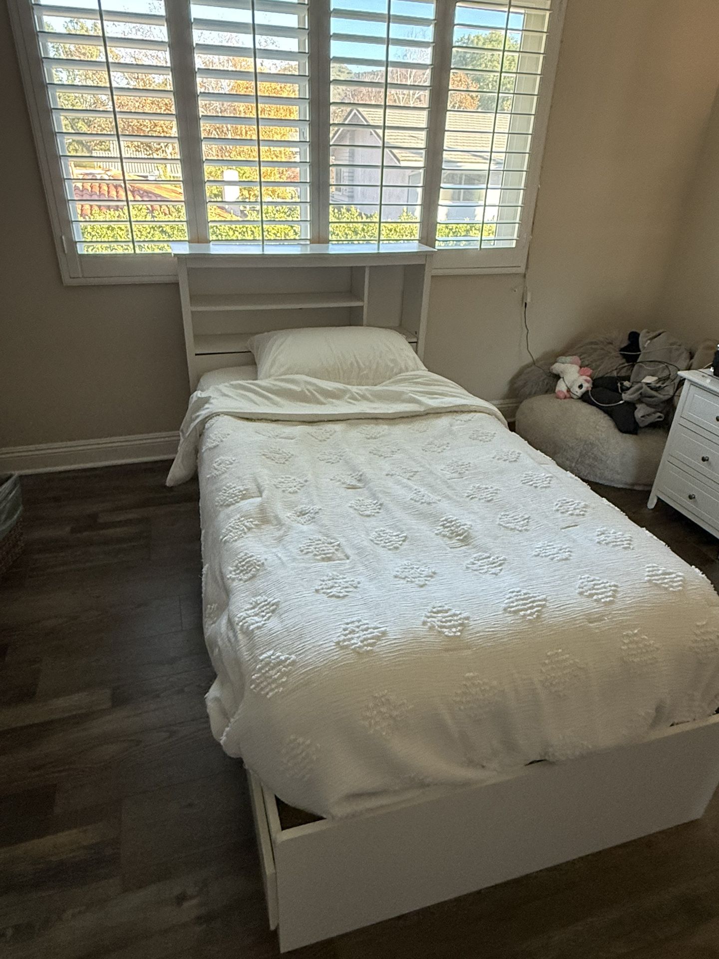Twin Bed With Drawers