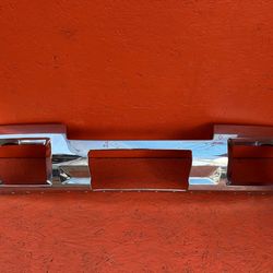 2015 - 2019 GMC Sierra 2500HD 3500HD Front Bumper Skid Plate Panel Chrome OEM