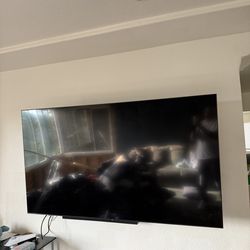 Samsung 65" Crystal UHD TV with Wall Mount