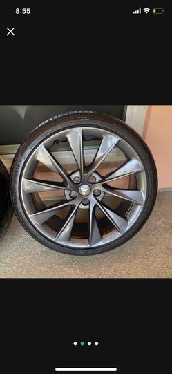 Tesla Model S Wheel And Tires