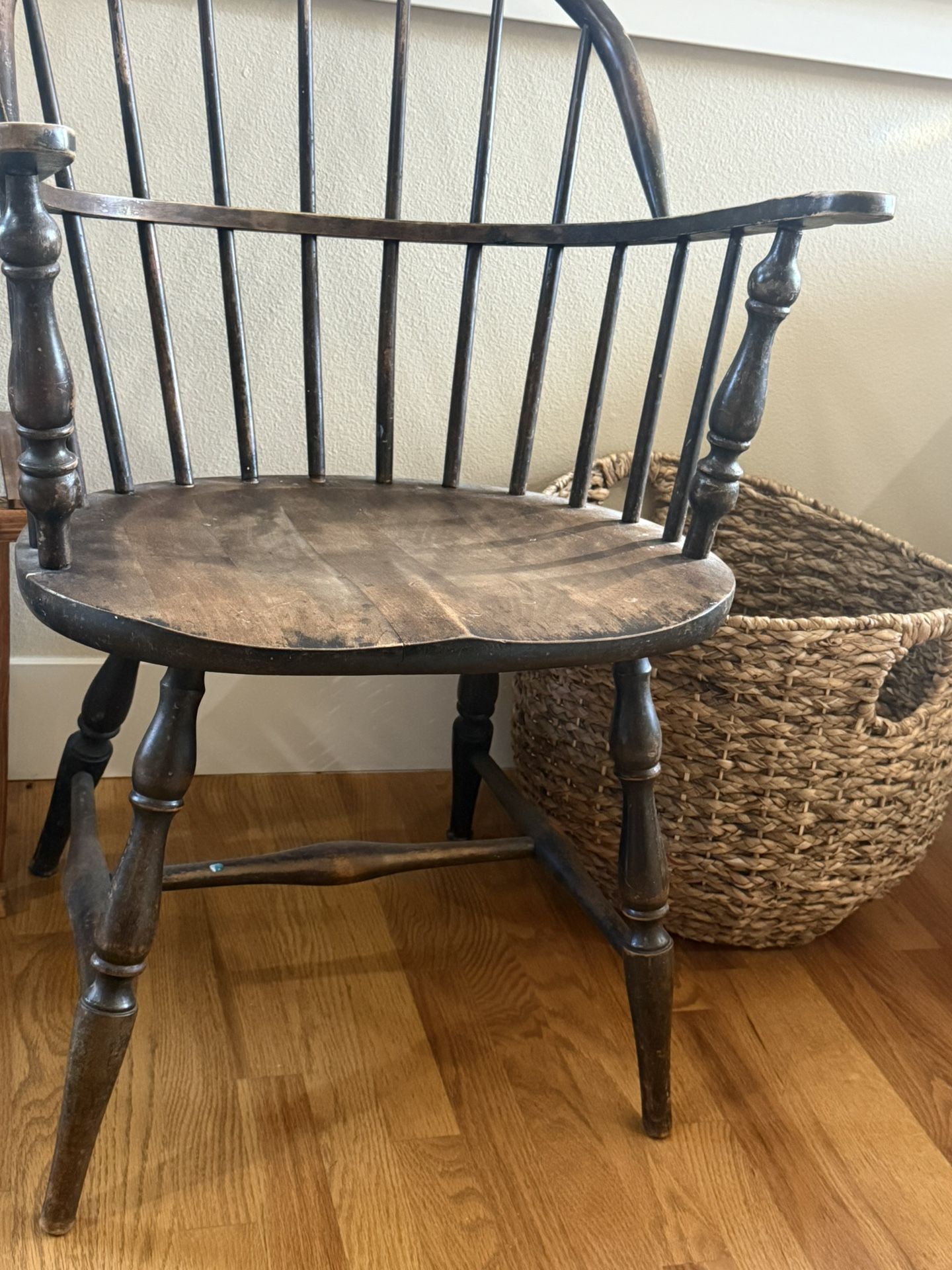Antique Windsor Back Arm Chair Quality!!! Youth or Small Adult Size