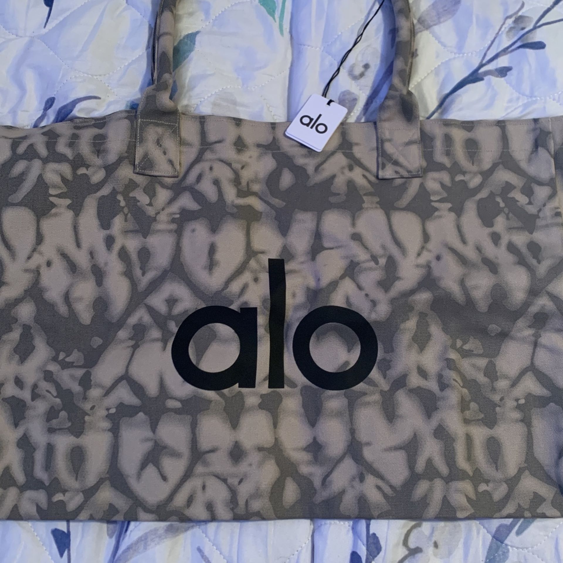 Alo Yoga Tote Bag