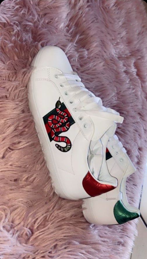 Gucci  For Women Size 7