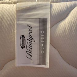 Queen Size Beautyrest Mattress