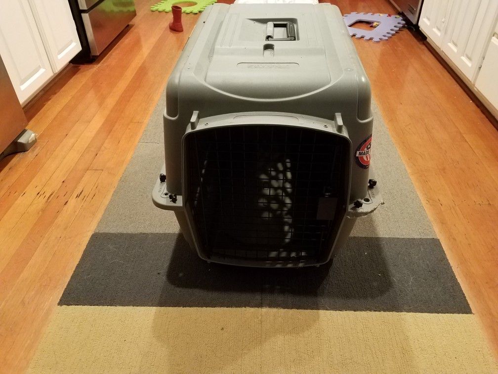 Medium Dog Crate / Kennel