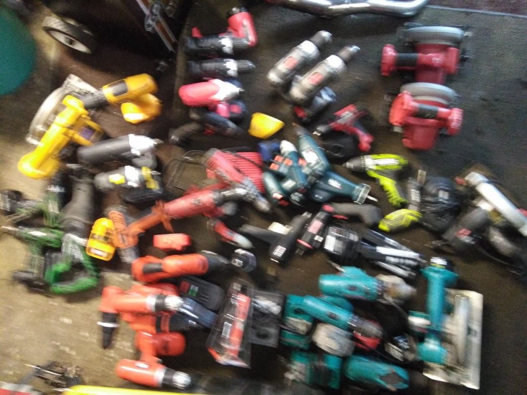 A big lot of power tools some I had working some I have not tryed some have battery's some have chargers