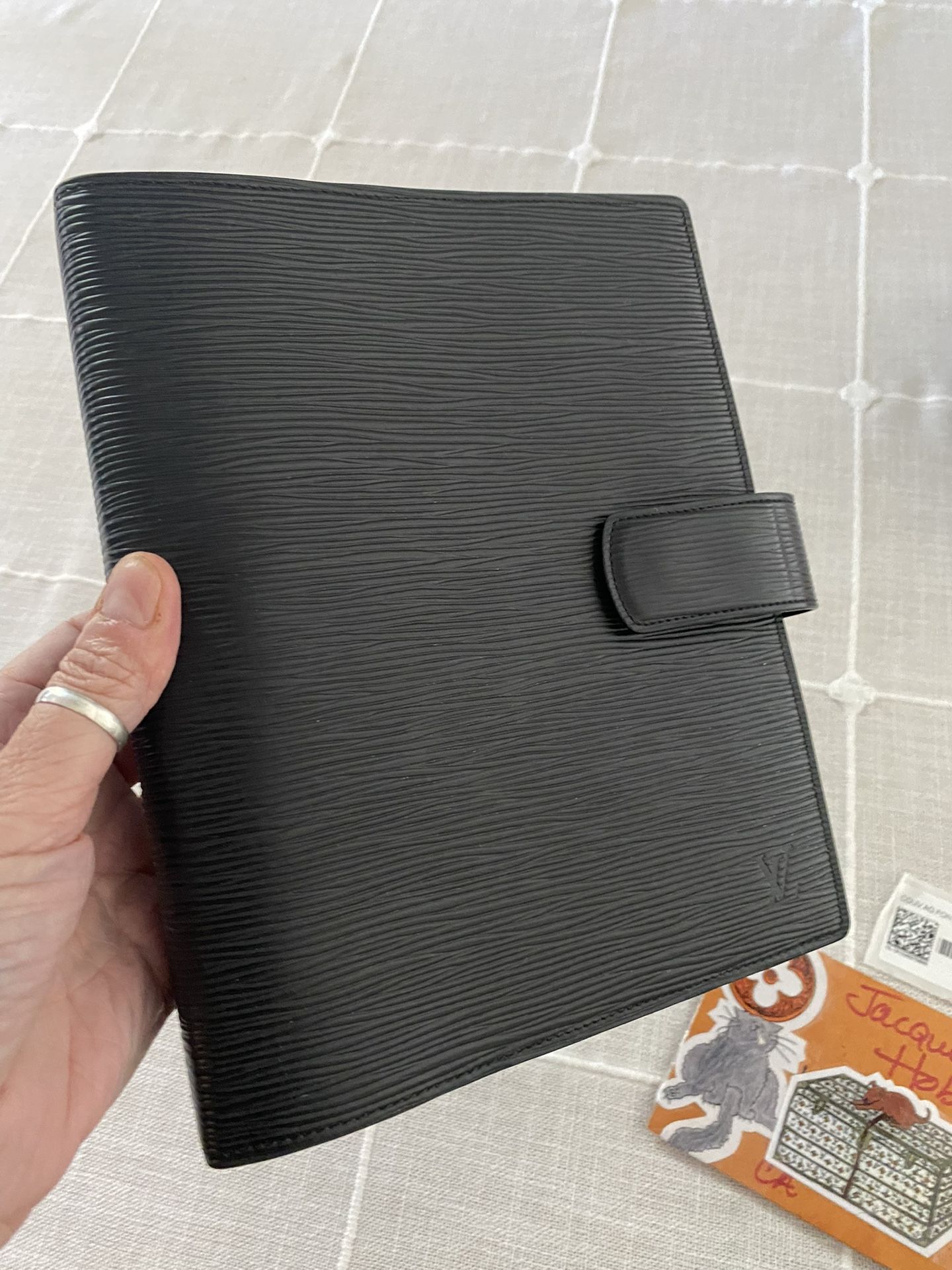 Authentic Louis Vuitton Large GM Ring Agenda Noir Epi Leather Ret $1k Mint Cond