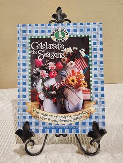 Book 1 - Gooseberry Patch Celebrate the Seasons Book 1 Christmas Crafts Baking Decor Idea
