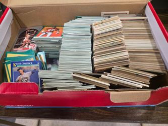 Baseball/Basketball/Football Cards & Comic Books