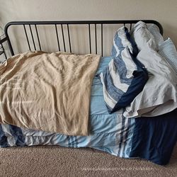 IKEA FRESDAL Daybed with Mattress – Like New