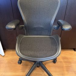 Herman Miller Aeron Size B Fully Loaded
