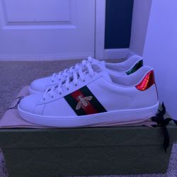 Gucci Ace Low Bee Embroidered 