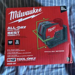 Milwaukee  M12™ Green Laser - Cross Line & Plumb Points