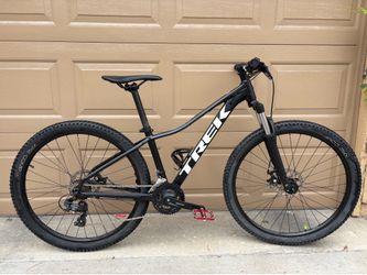 Trek Marlin 4 Mountain Bike – 27.5" Wheels / Upgraded Pedals – Ready to Ride!