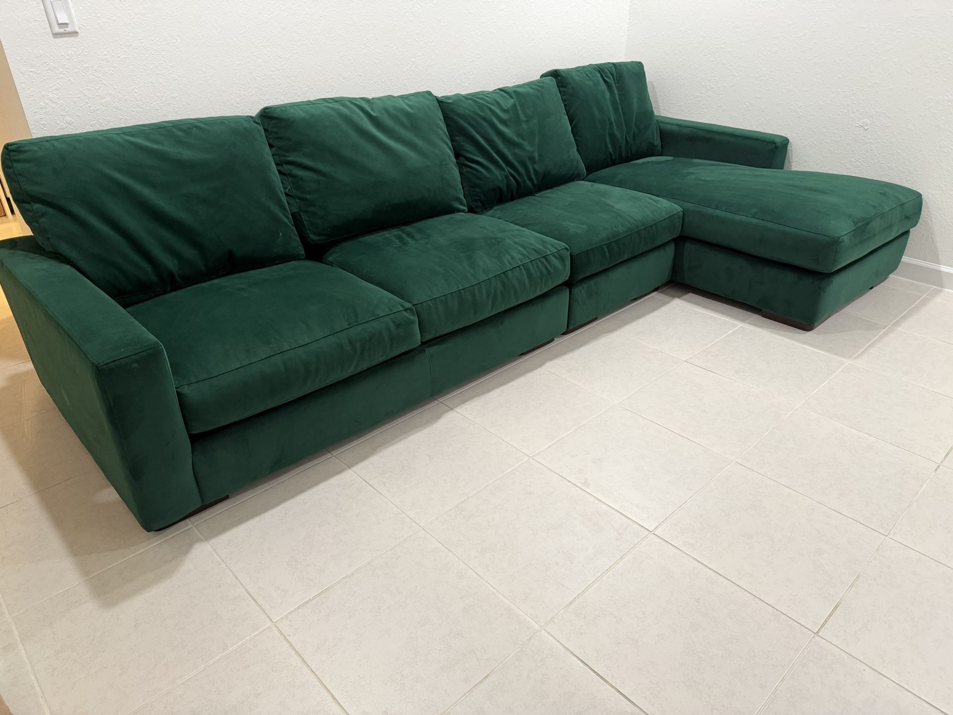 Living room couch with corner lounger 