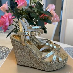 New In Box Amazing Michael Kors Shoes