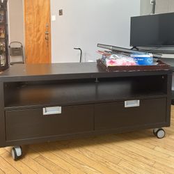 TV Stand on Wheels 