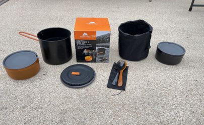 Ozark Trail 10 piece Camp Cook And Dine Set for Sale in Manchaca TX OfferUp