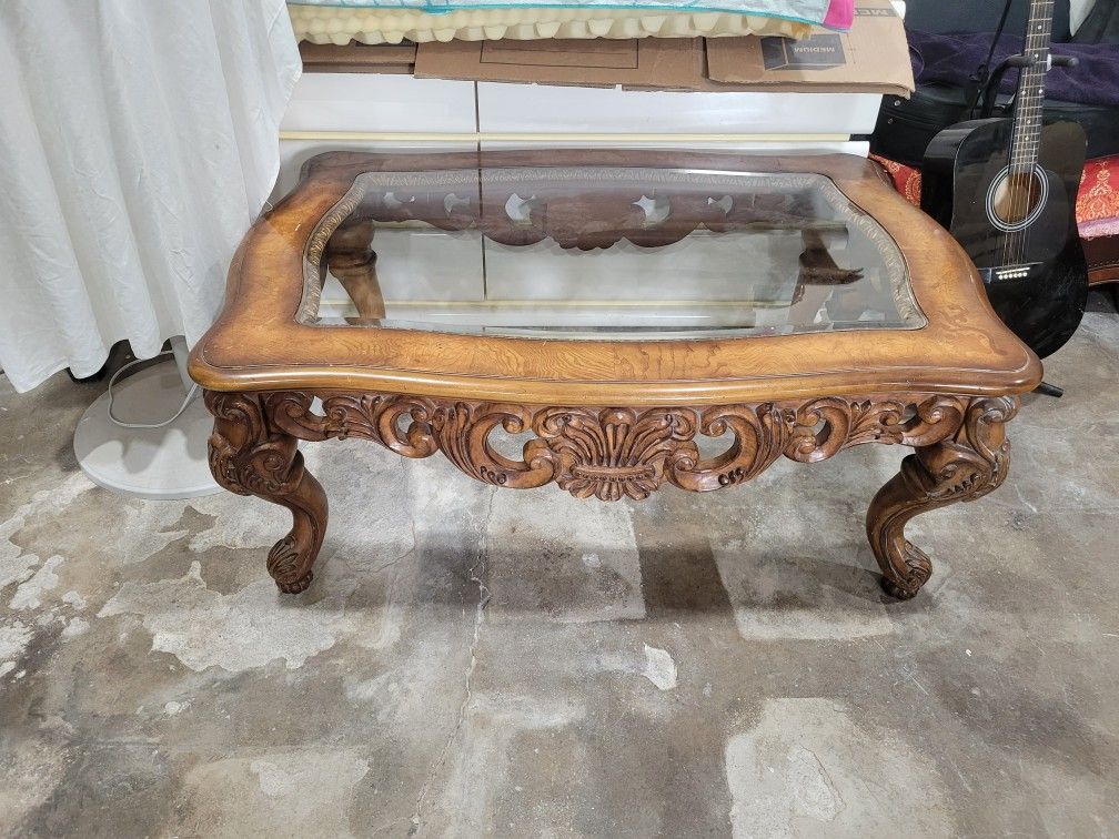 Dos Mesas Y Un Tocador