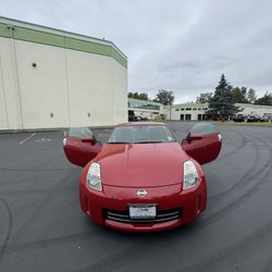 2006 Nissan 350z Touring.