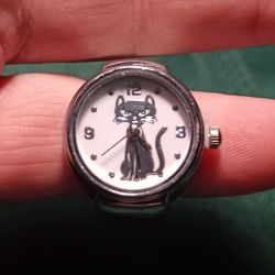 Beautiful Design Quartz Kitten Ring Watch 