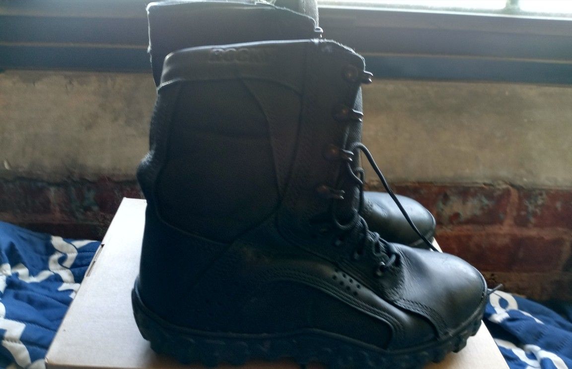 Rocky mens boots size 9.5 for work or play as is no box for$25these boots retail for a little over$200.00