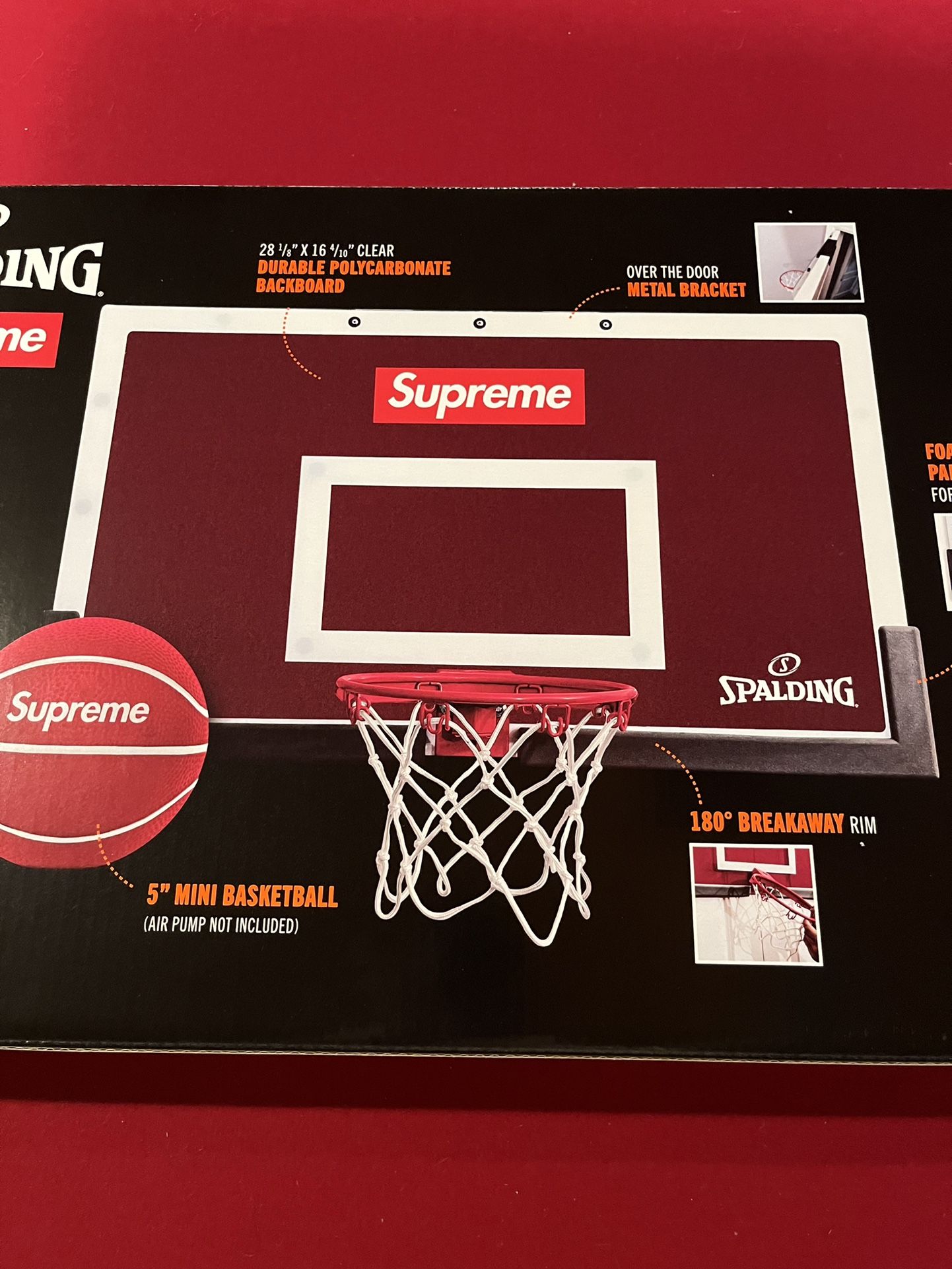 SUPREME®/SPALDING® MINI BASKETBALL ?