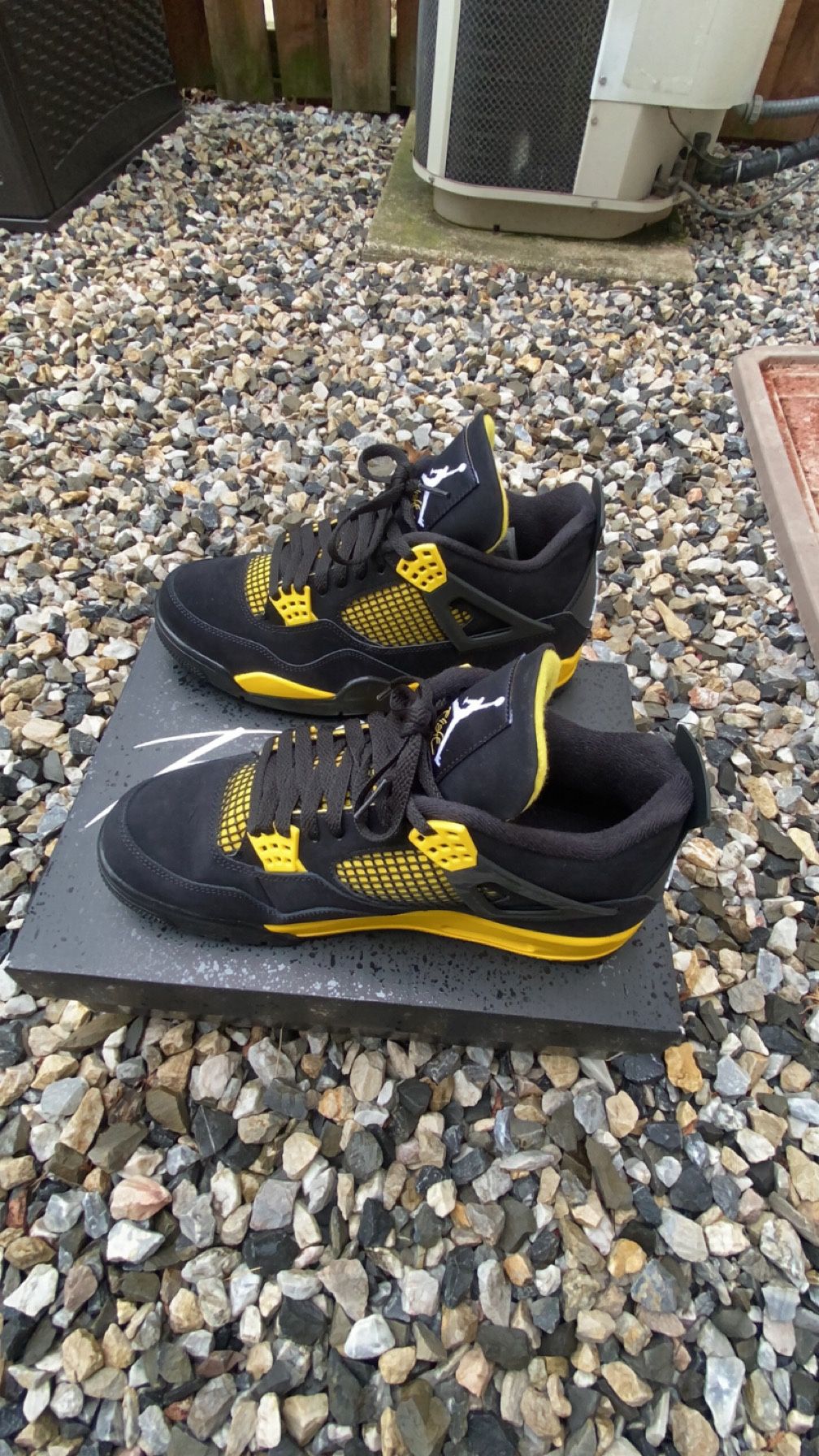Jordan 4 “Thunder”