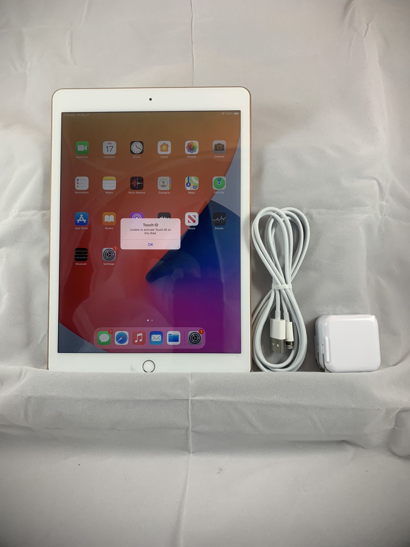 iPad 8th Gen 32gb W/Charger & Cable